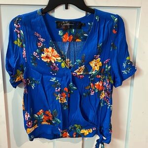 Code mode floral blouse